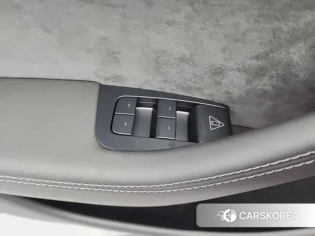 Tesla Model Y id 3272318 из Кореи 7