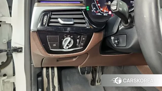 BMW 5 Series (G30) id 3514470 из Кореи 7