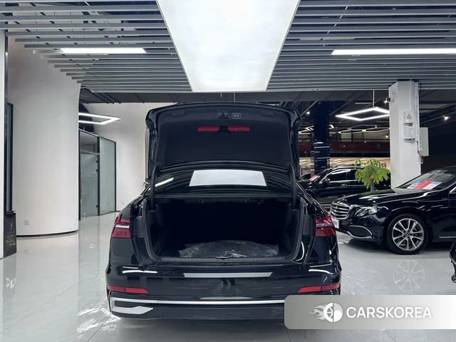 Audi A6L id 4260532 из Китая 7