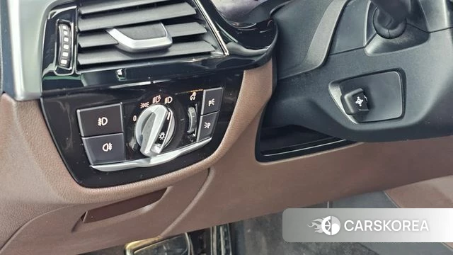 BMW 5 Series (G30) id 4677829 из Кореи 7