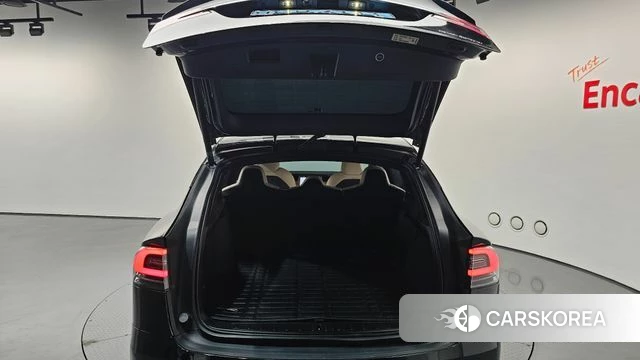 Tesla Model X id 4647106 из Кореи 7