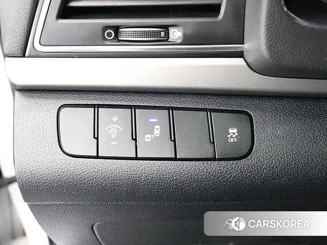 Hyundai Avante AD id 3570811 из Кореи 7