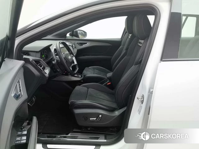 Audi Q5 e-tron id 3969106 из Китая 7