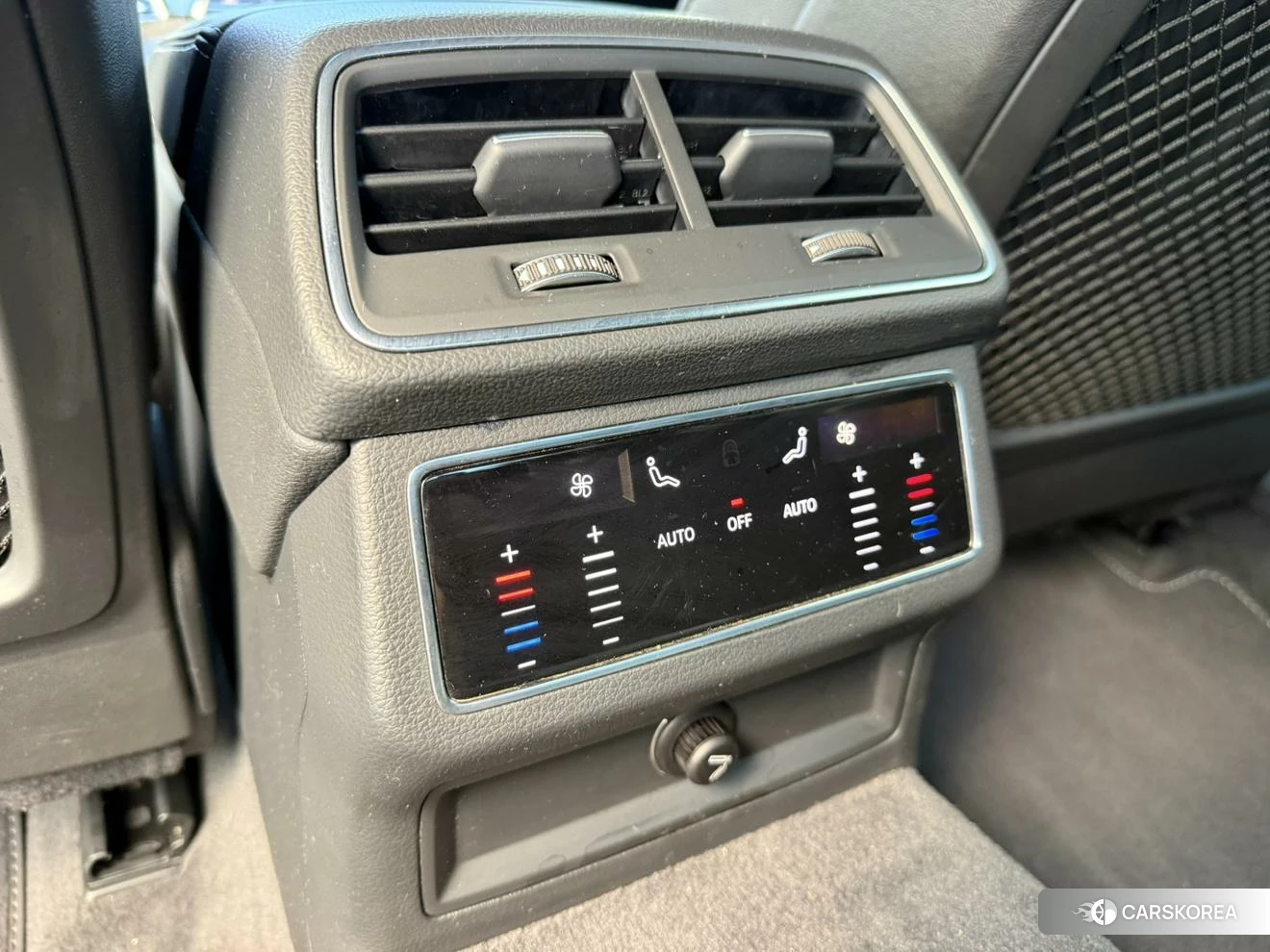 Audi A6L id 4407550 из Китая 7