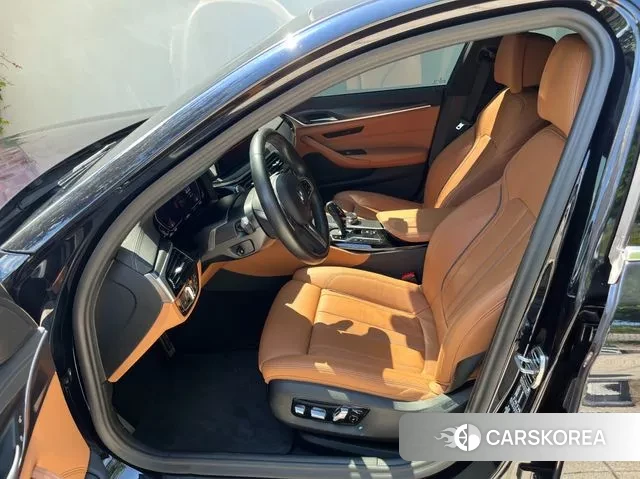 BMW 5 Series (G30) id 3021361 из Кореи 7