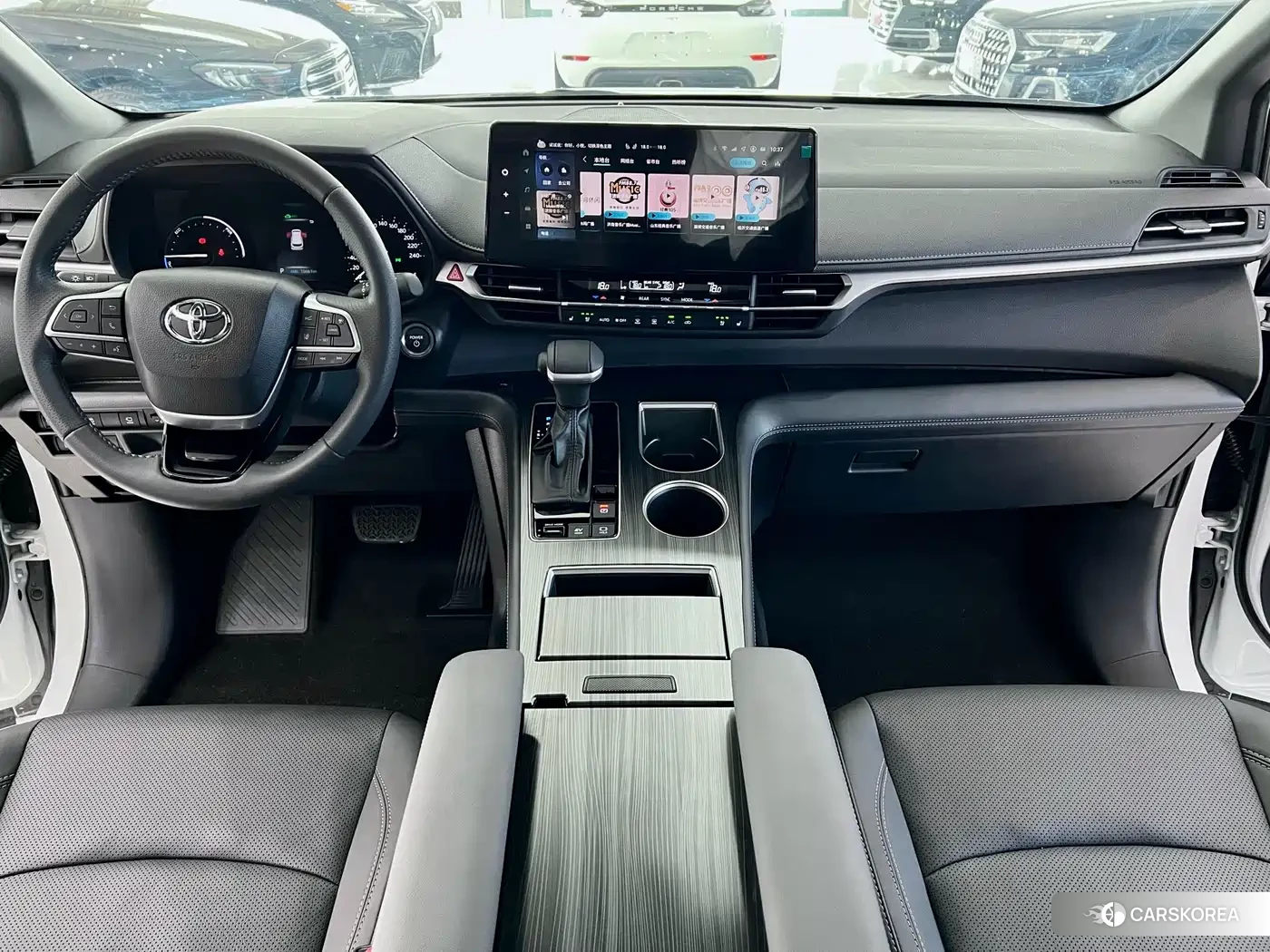 Toyota Sienna id 4547649 из Китая 7