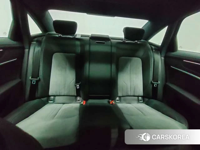 Audi A6L id 4216945 из Китая 7