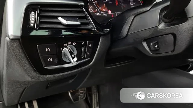 BMW 5 Series (G30) id 3296817 из Кореи 7