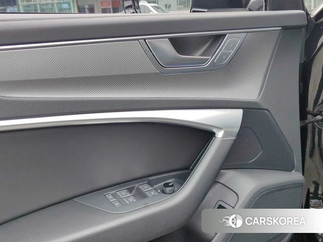 Audi A6L id 4300782 из Китая 7