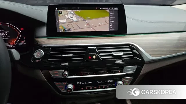 BMW 5 Series (G30) id 3095252 из Кореи 7