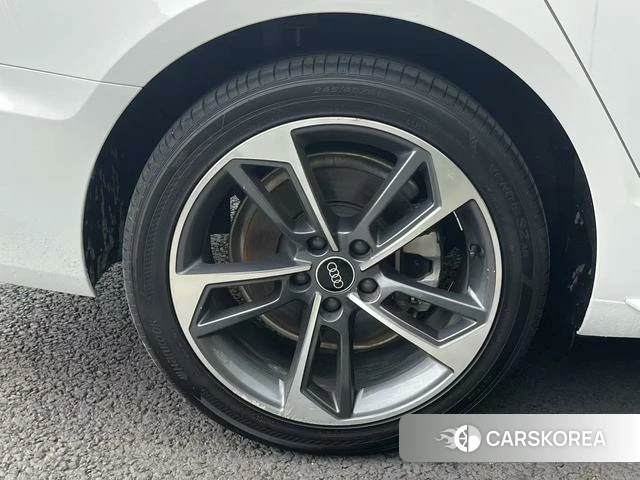 Audi A4L id 4374613 из Китая 7
