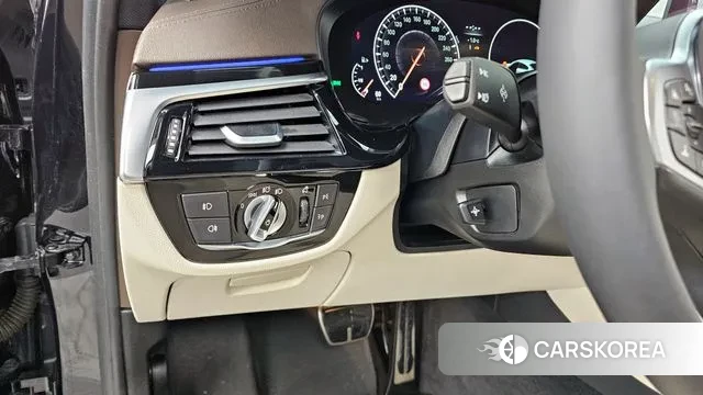 BMW 5 Series (G30) id 3636367 из Кореи 7