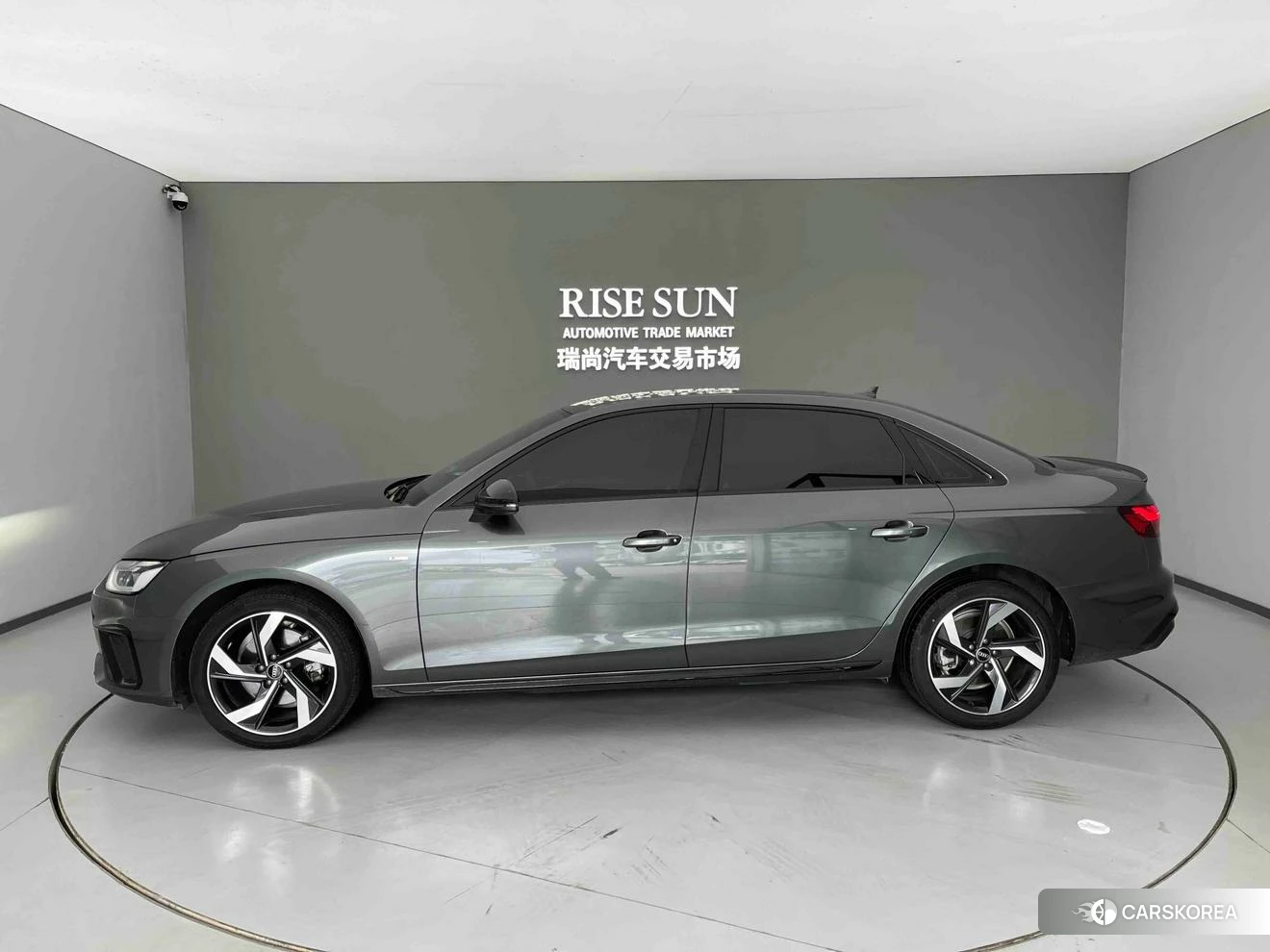 Audi A4L id 4498698 из Китая 7