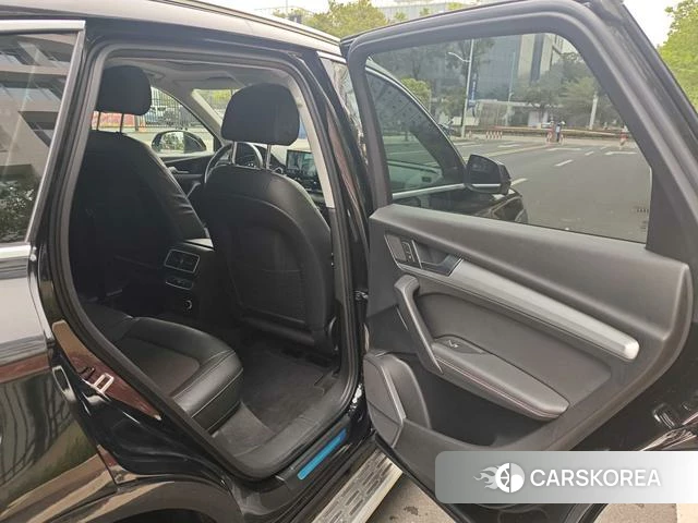 Audi Q5L id 4219973 из Китая 7