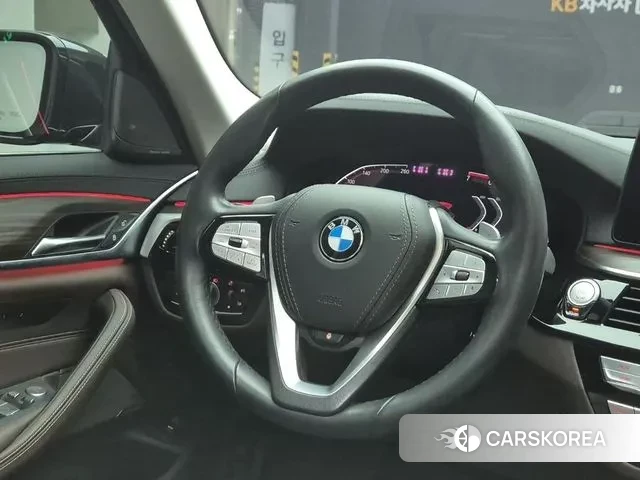 BMW 5 Series (G30) id 3274459 из Кореи 7