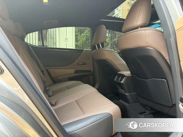 Lexus ES id 4300147 из Китая 7