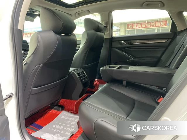 Honda Accord id 4205772 из Китая 7