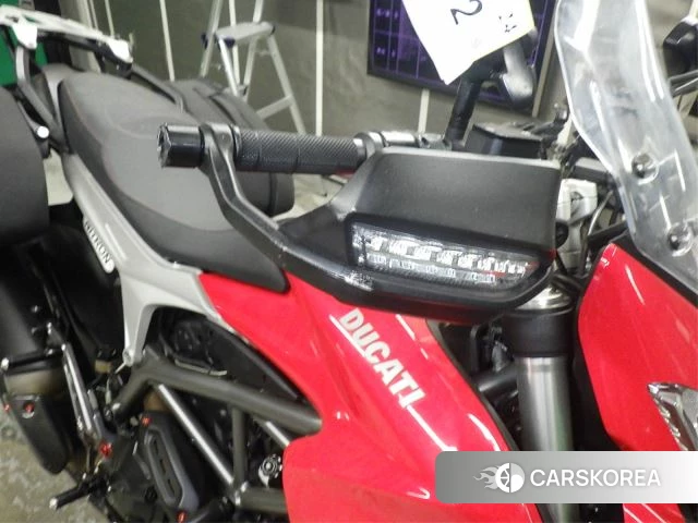 Проданный Ducati HYPERSTRADA 939 id 3994773 из Японии, фото 7