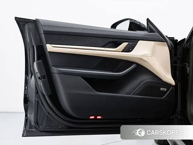 Porsche Taycan id 3420335 из Кореи 7