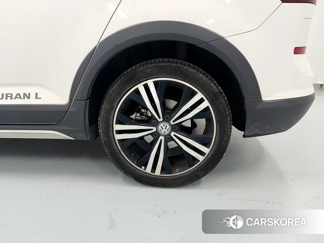 Volkswagen Touran L id 4255831 из Китая 7