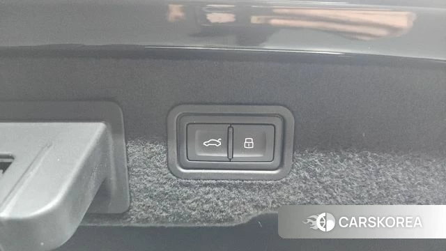 Audi A8 (D5) id 4535467 из Кореи 7