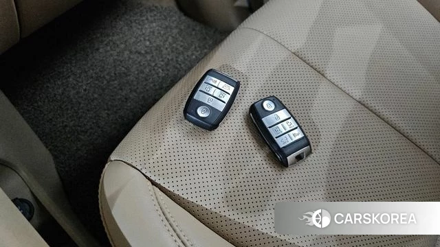 Kia All New Carnival id 4638345 из Кореи 7