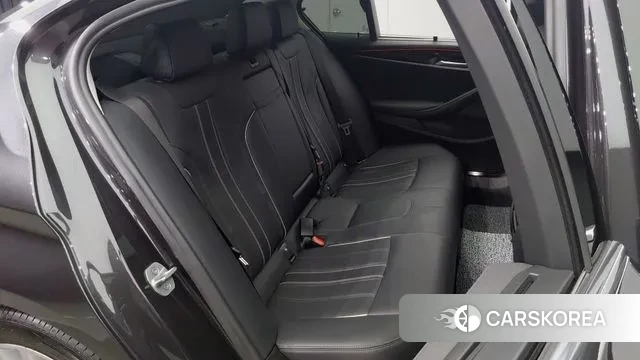 BMW 5 Series (G30) id 3406388 из Кореи 7