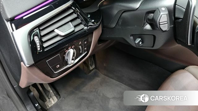 BMW 5 Series (G30) id 3841771 из Кореи 7