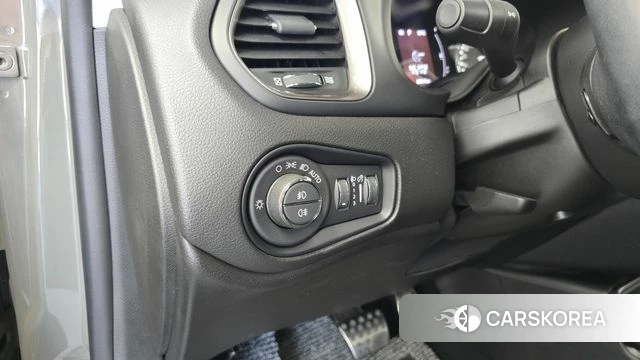 Jeep Renegade id 4675779 из Кореи 7