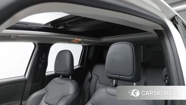 Jeep Renegade id 3626446 из Кореи 7