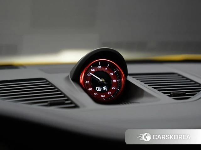 Porsche 911(992) id 4179681 из Кореи 7