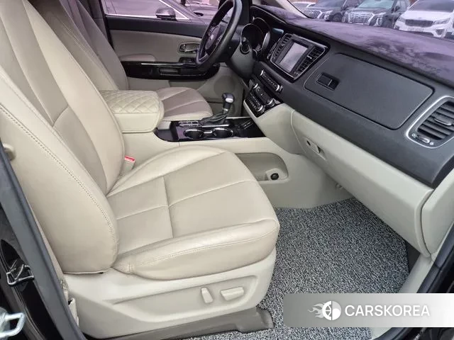 Kia The New Carnival id 2961686 из Кореи 7