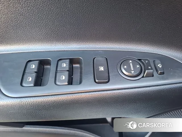 Kia Stonic id 3656595 из Кореи 7