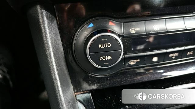 Infiniti Q30 id 4019938 из Кореи 7