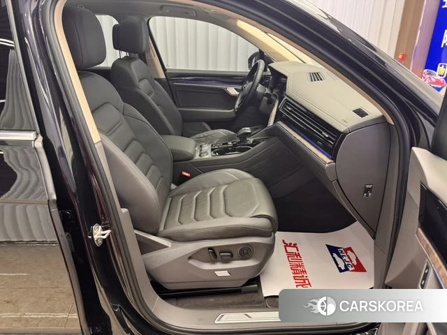 Volkswagen Touareg id 4258001 из Китая 7