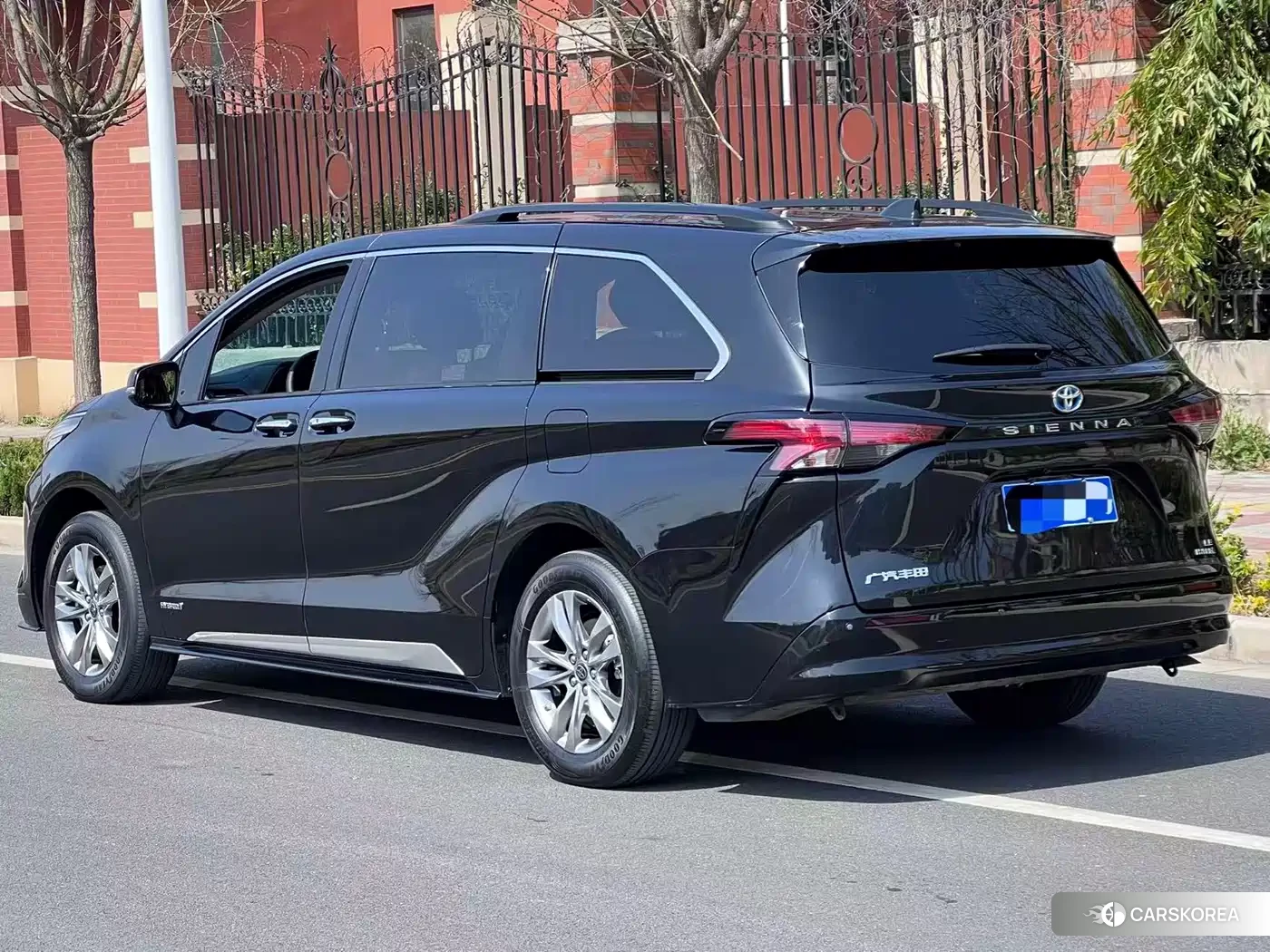 Toyota Sienna id 4583796 из Китая 7