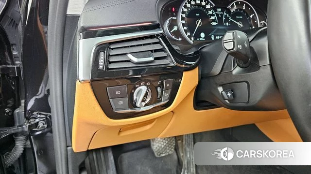 BMW 5 Series (G30) id 3801687 из Кореи 7