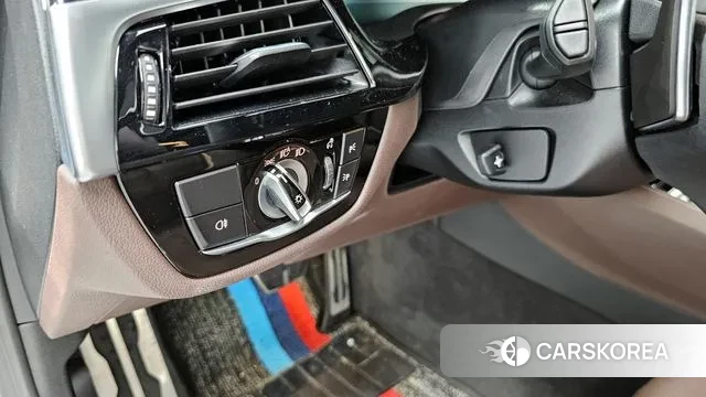 BMW 5 Series (G30) id 3053462 из Кореи 7