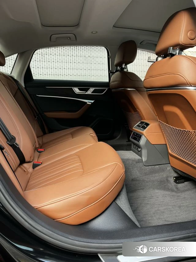 Audi A6L id 3856106 из Китая 7