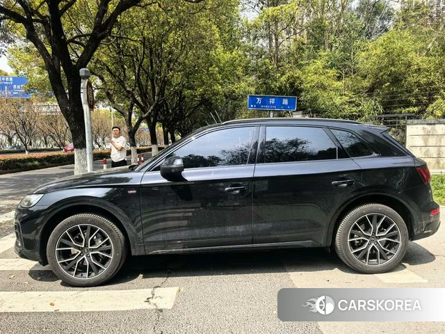 Audi Q5L id 3920746 из Китая 7