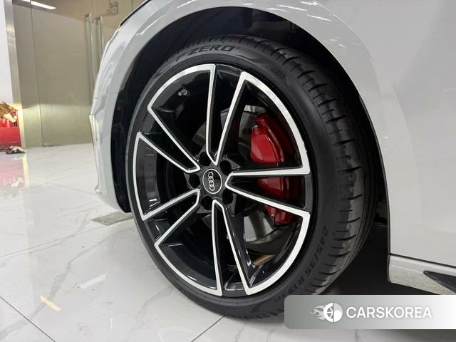 Audi A4L id 4219975 из Китая 7