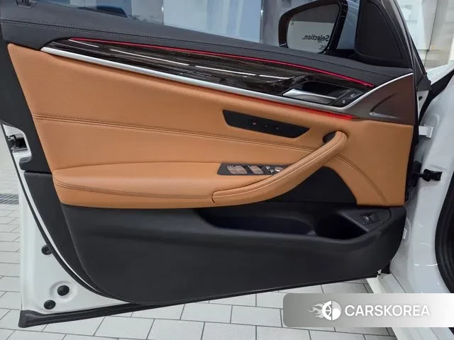 BMW 5 Series (G30) id 3476656 из Кореи 7