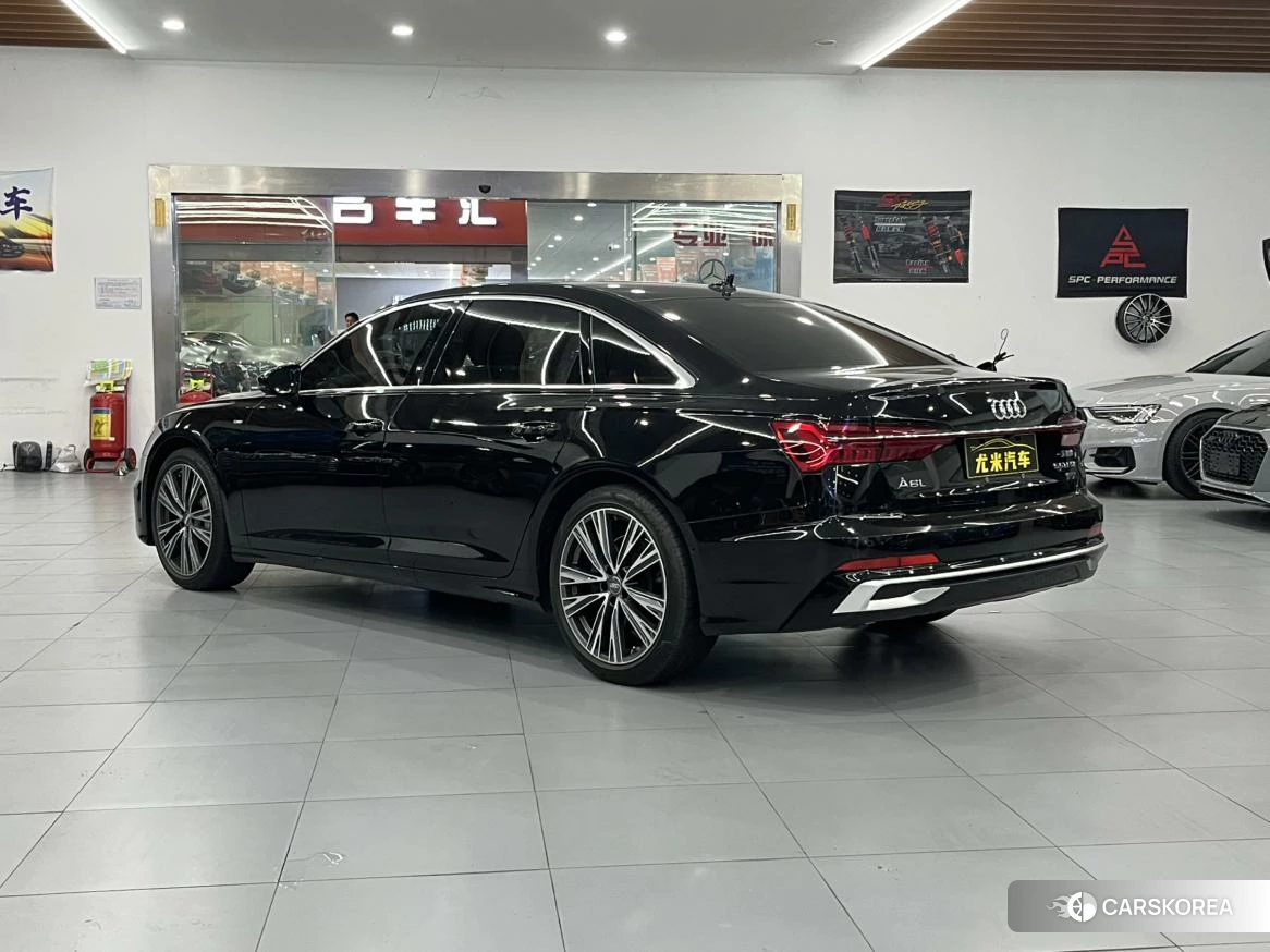Audi A6L id 4405820 из Китая 7