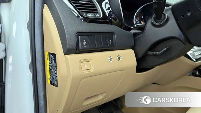 Kia The New Carnival id 4339692 из Кореи 7