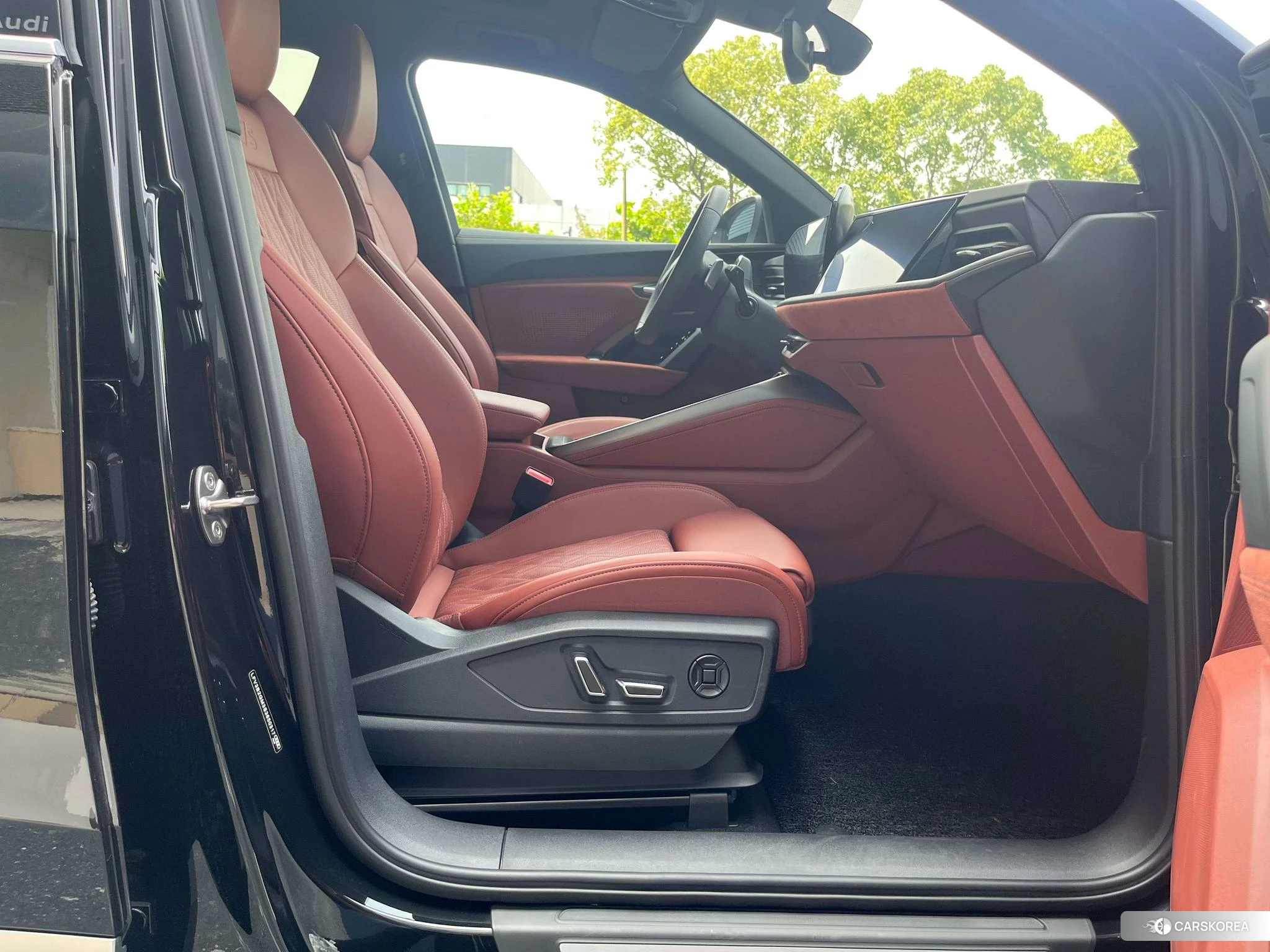 Audi Q5L id 4512392 из Китая 7