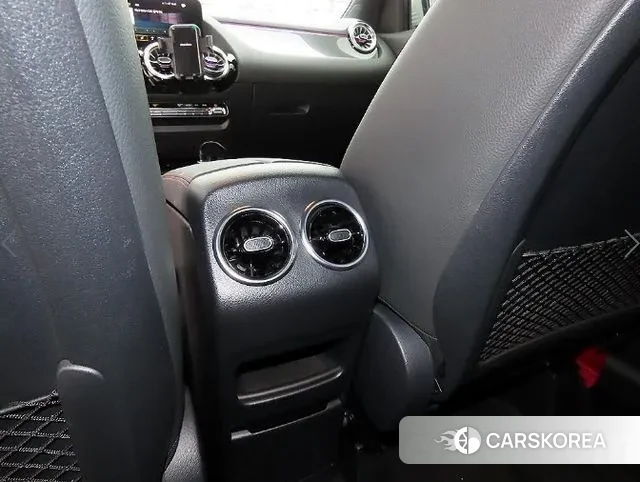 Mercedes-Benz GLA - Class H247 id 3512603 из Кореи 7