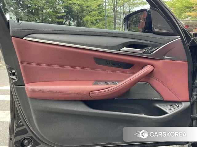 BMW 5 series PHEV id 4213000 из Китая 7