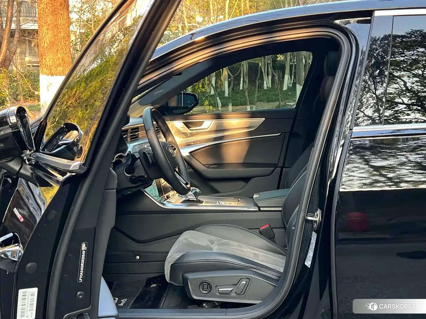 Audi A6L id 4545721 из Китая 7