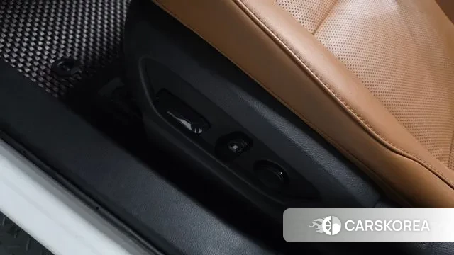 Lexus UX250h id 3748209 из Кореи 7