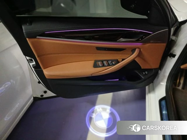 BMW 5 Series (G30) id 3819684 из Кореи 7